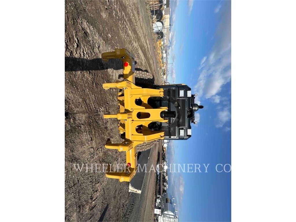 CAT 150 AWD モーターグレーダー