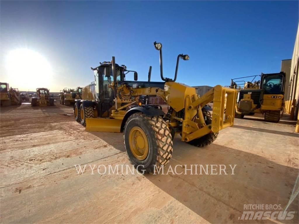 CAT 150 AWD モーターグレーダー