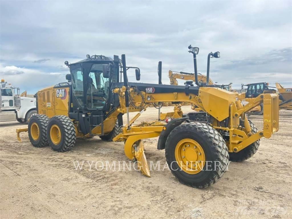 CAT 150 AWD モーターグレーダー