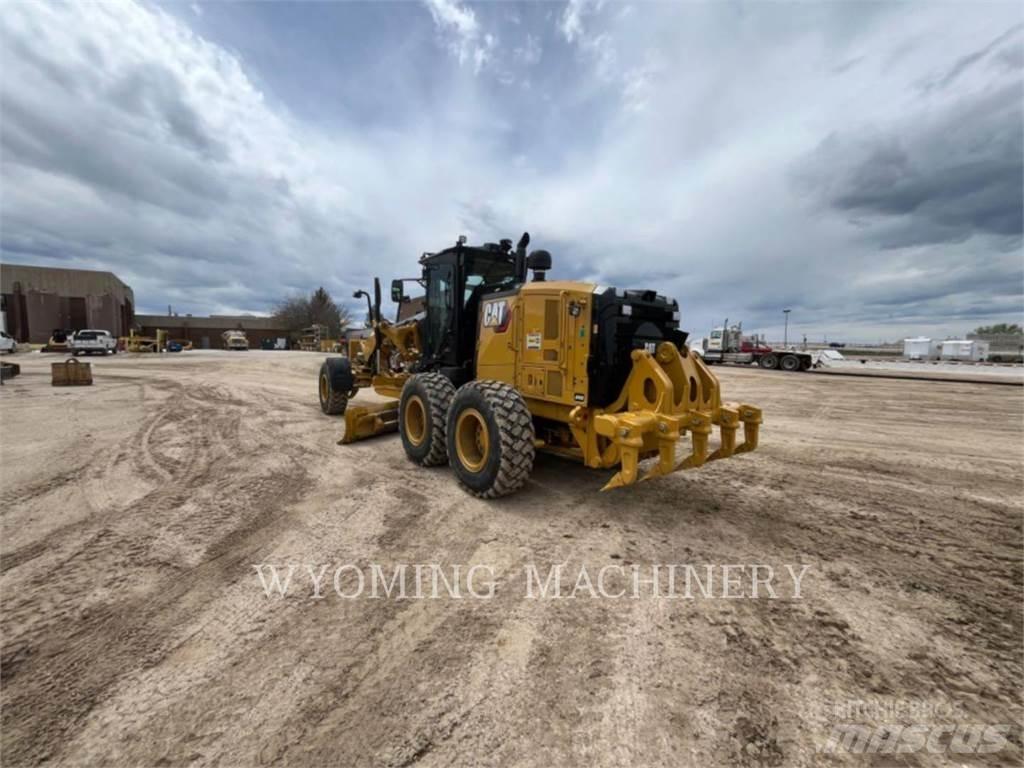 CAT 150 AWD モーターグレーダー