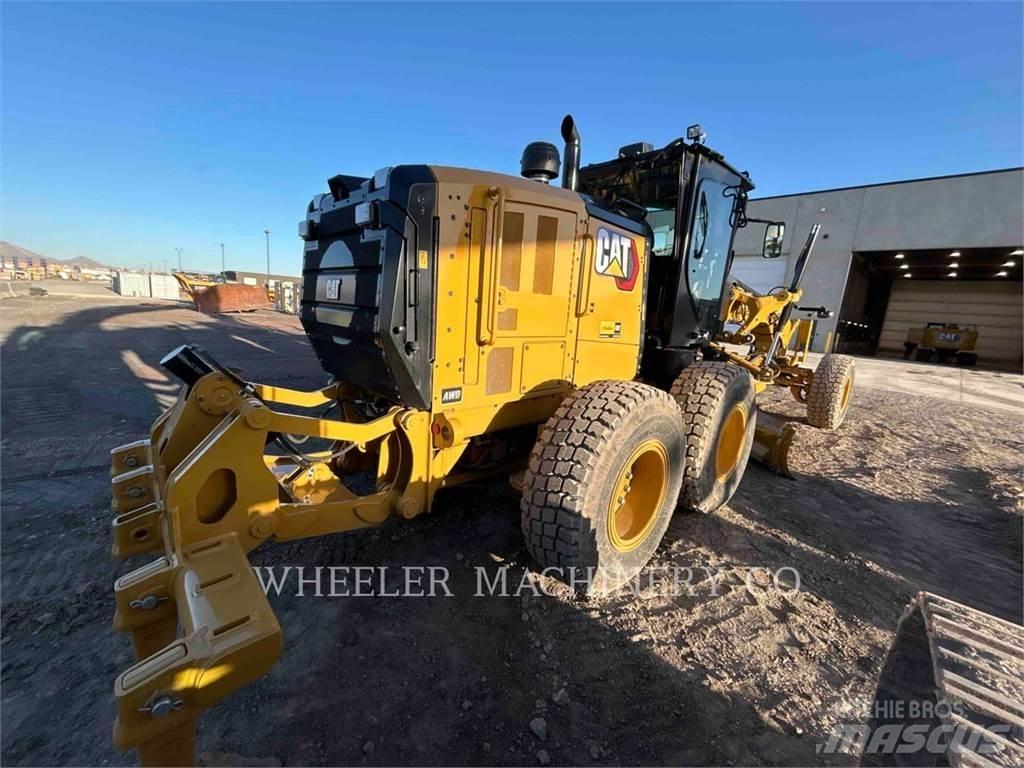 CAT 150 AWD モーターグレーダー