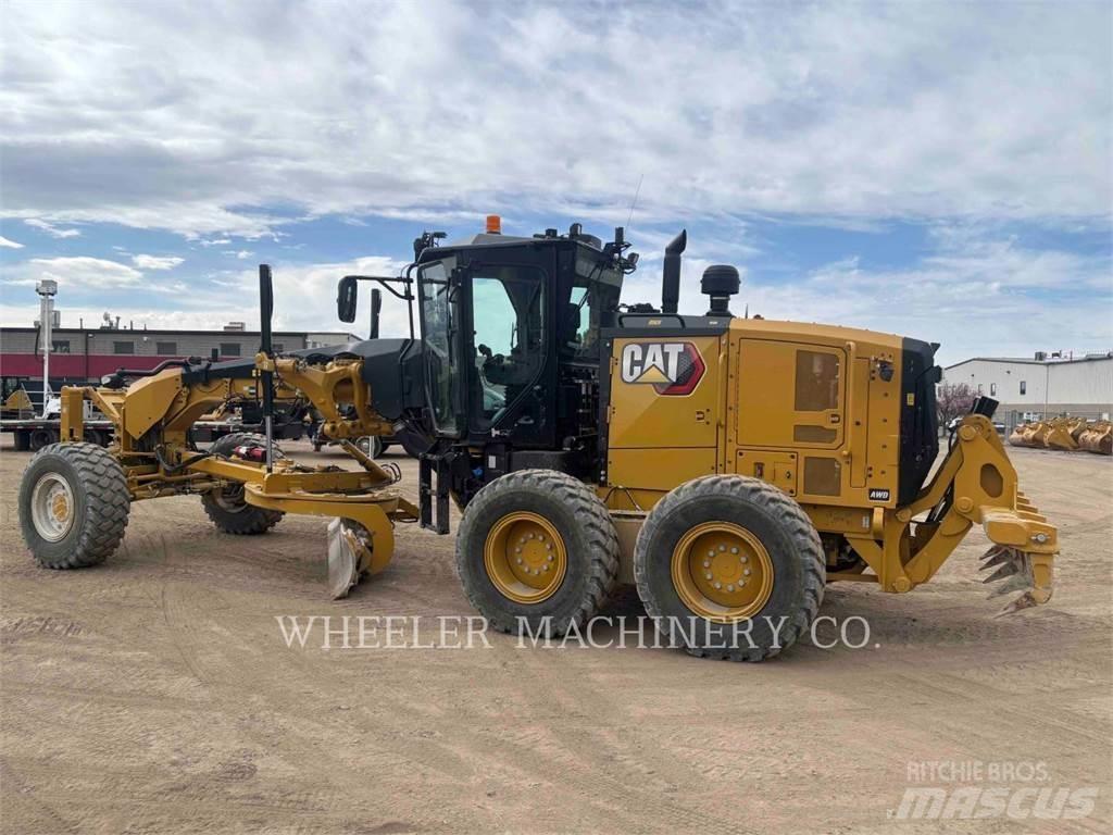 CAT 150 AWD モーターグレーダー