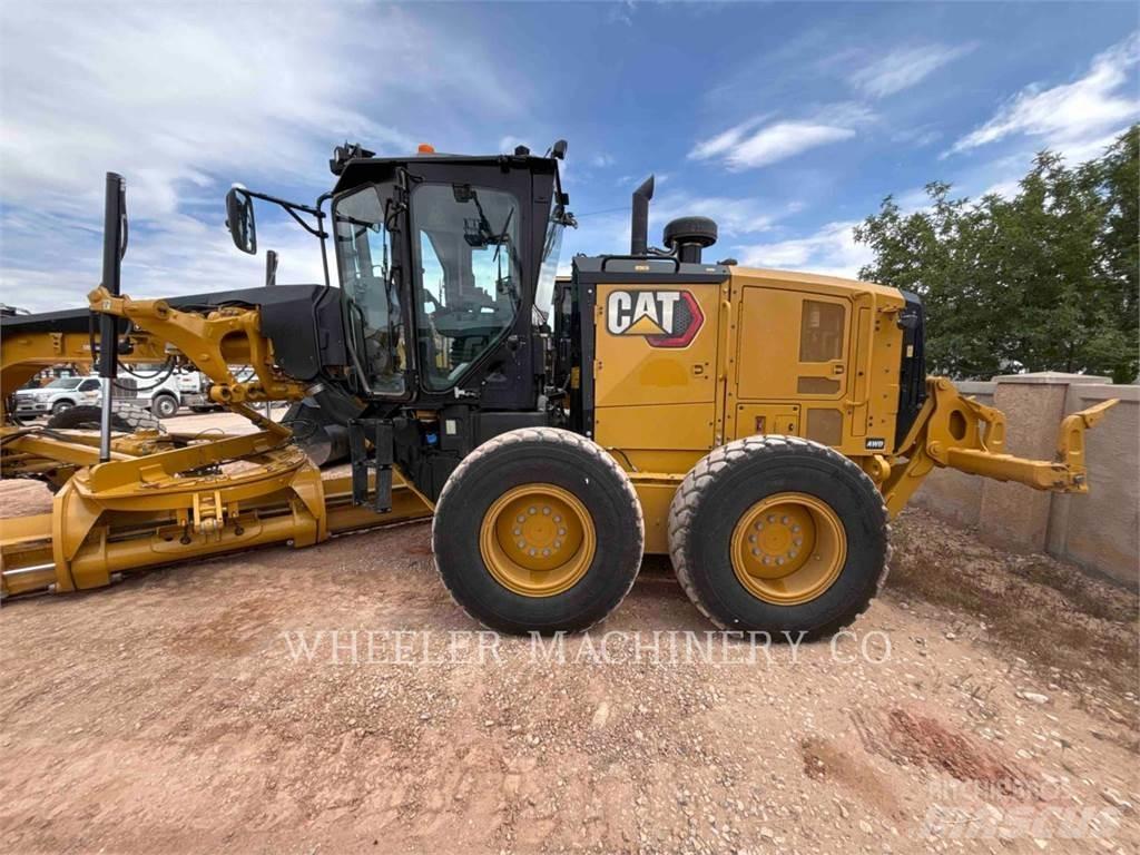 CAT 150 AWD モーターグレーダー