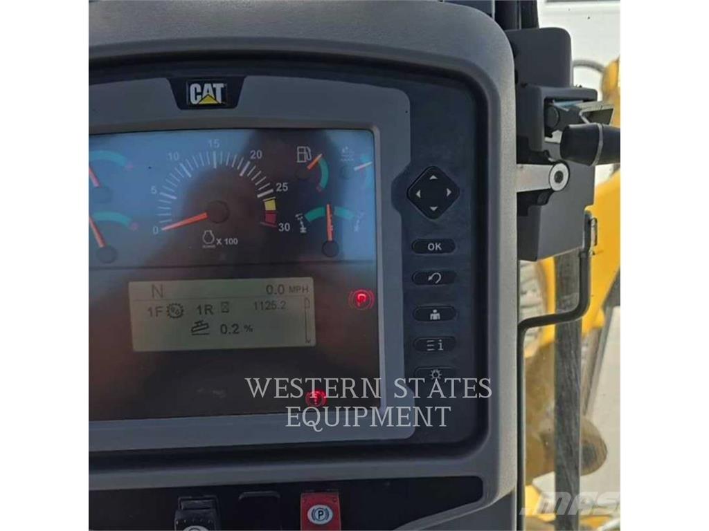 CAT 150 AWD モーターグレーダー