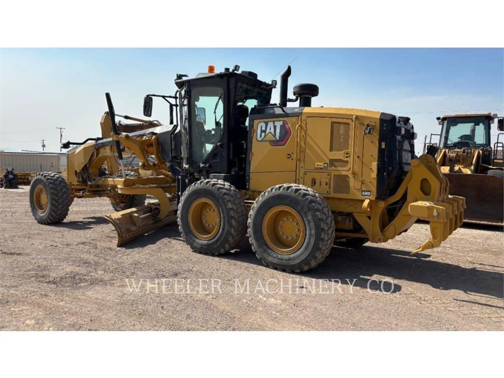 CAT 150 AWD モーターグレーダー