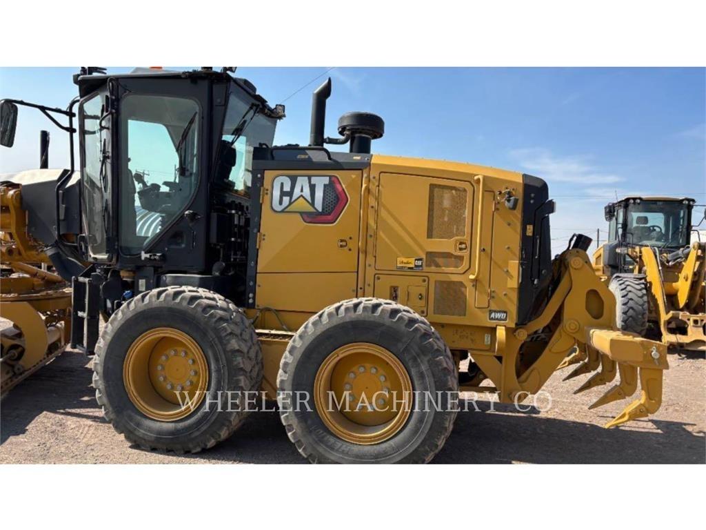 CAT 150 AWD モーターグレーダー