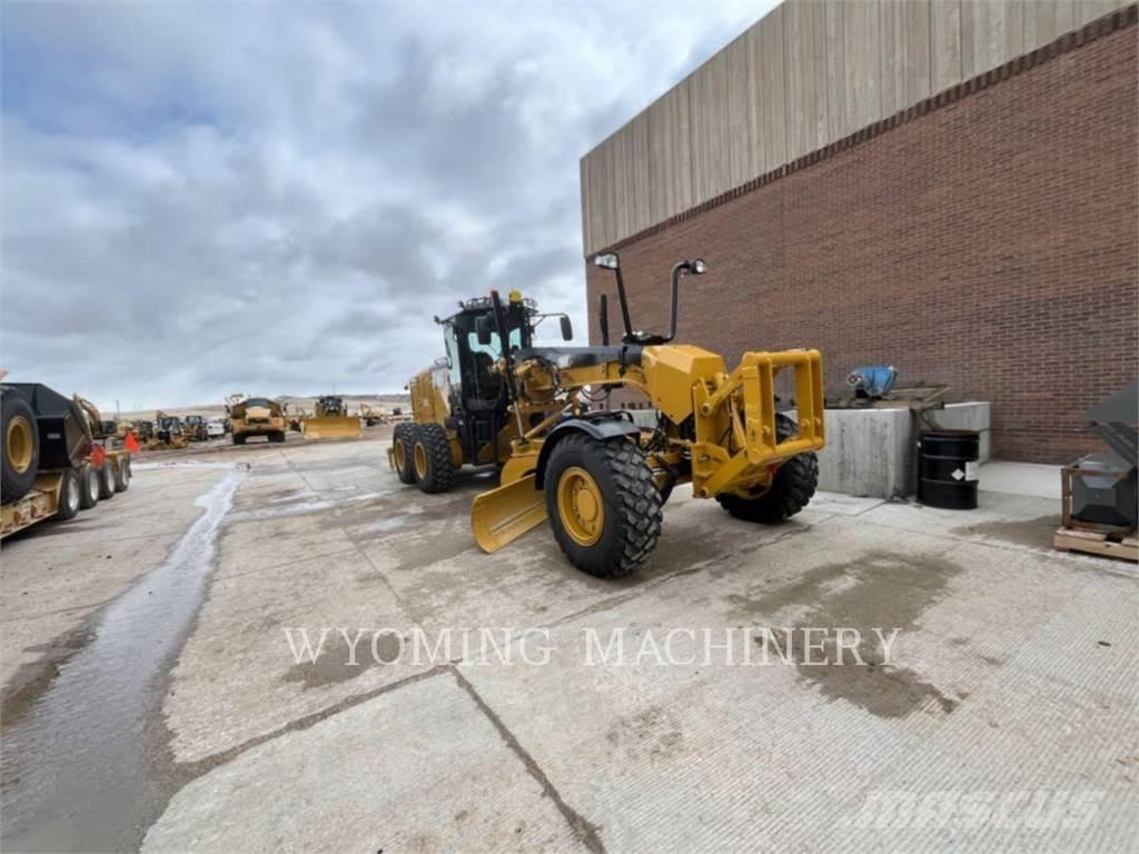 CAT 160 AWD モーターグレーダー