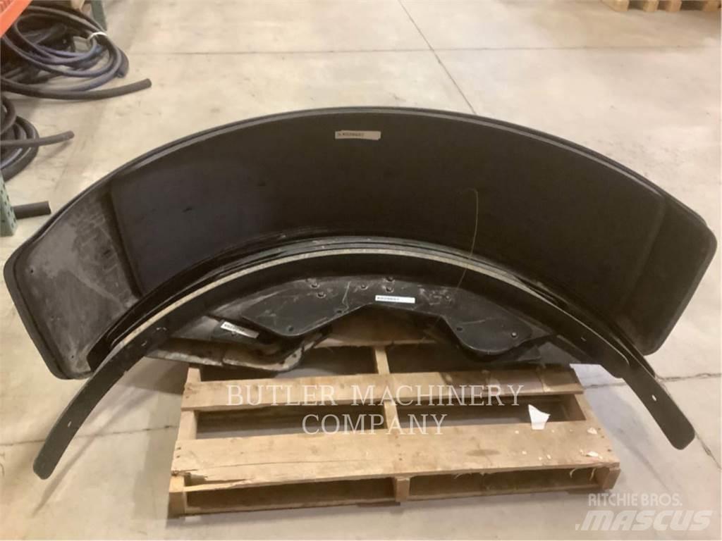 CAT 160M2 REAR FENDER 建設機械 -　その他