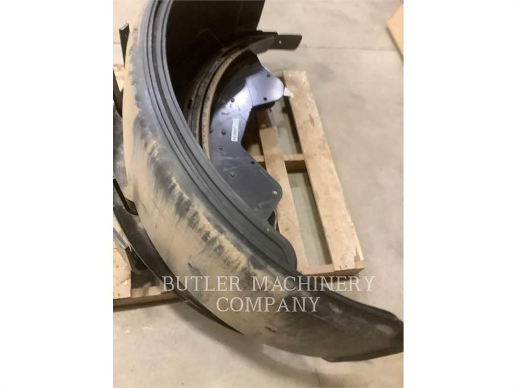 CAT 160M2 REAR FENDER 建設機械 -　その他