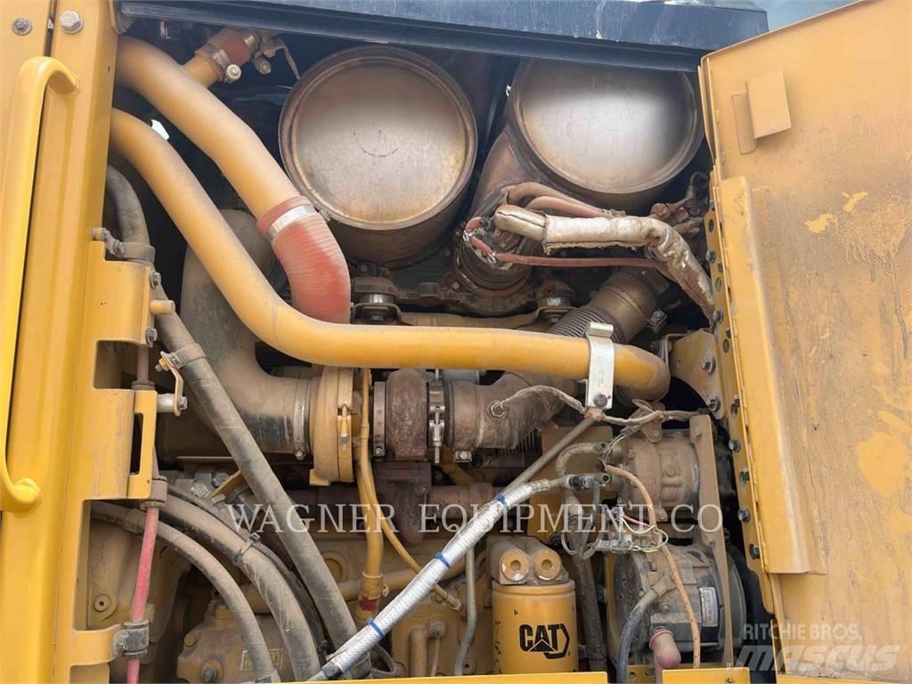 CAT 160M3AWD モーターグレーダー