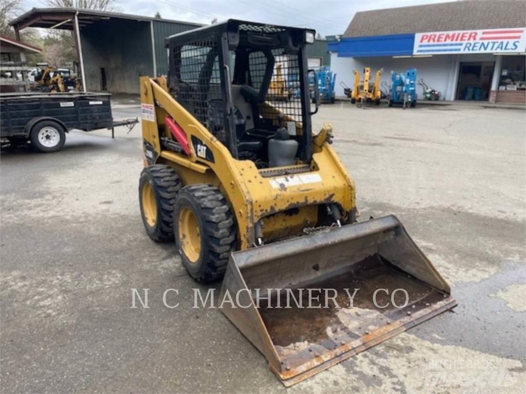 CAT 216B3 CN スキッドステアローダー