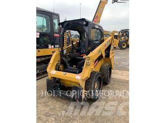CAT 226 HF スキッドステアローダー