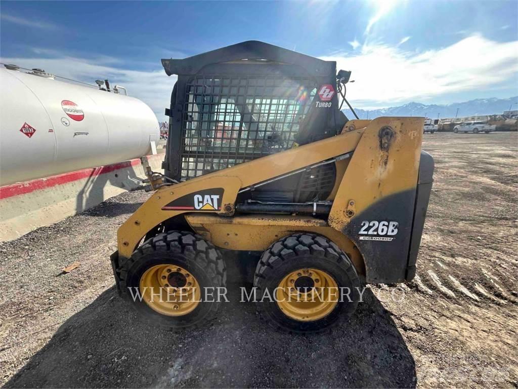 CAT 226B MA11 スキッドステアローダー
