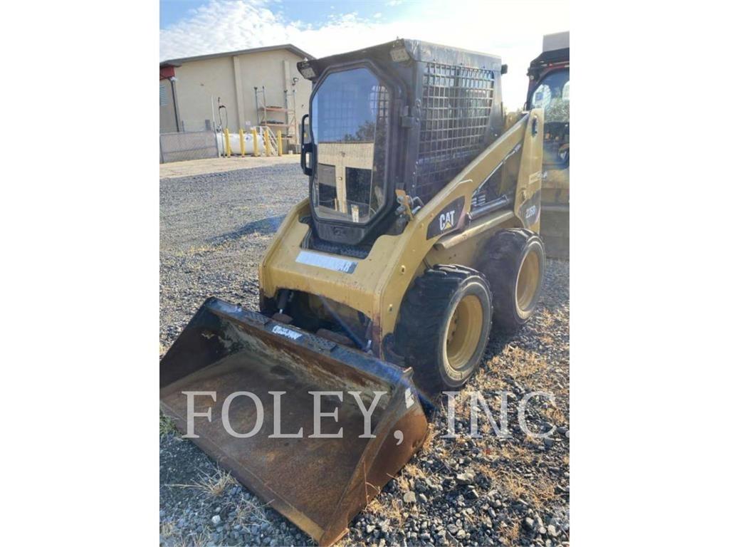 CAT 226B3 スキッドステアローダー