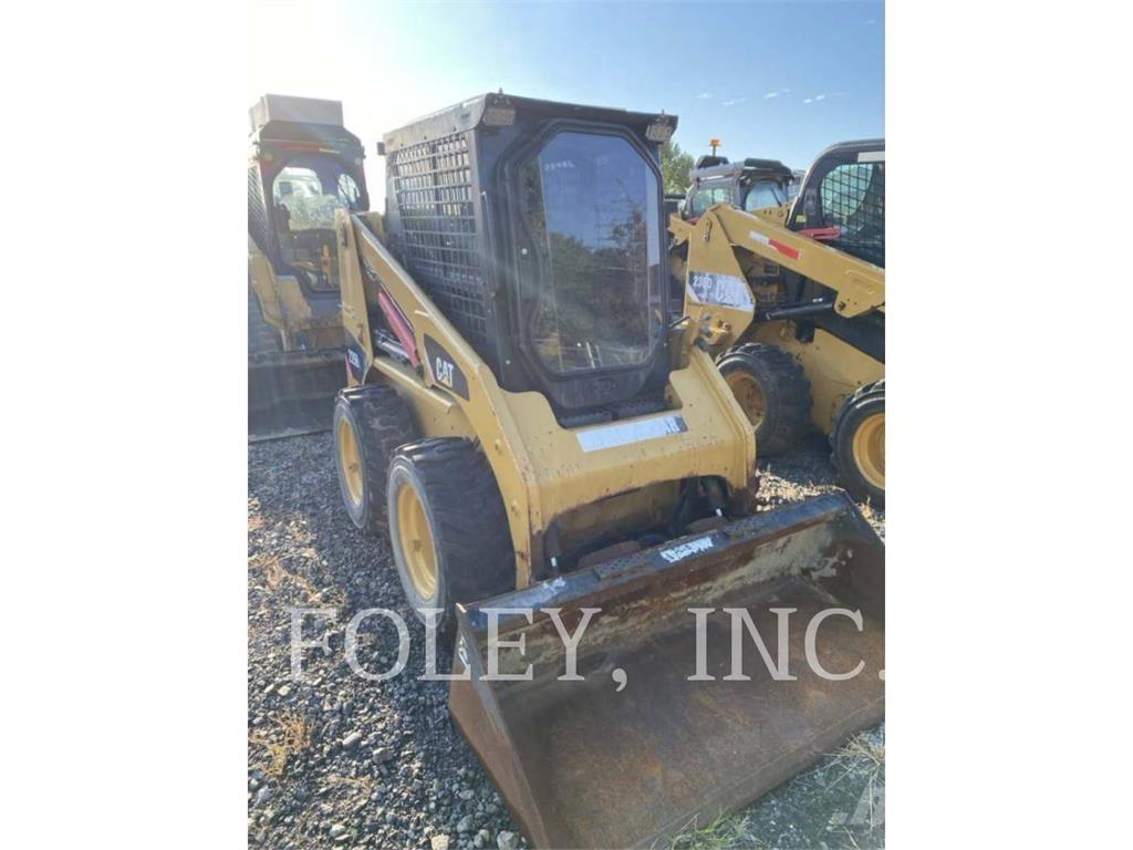 CAT 226B3 スキッドステアローダー