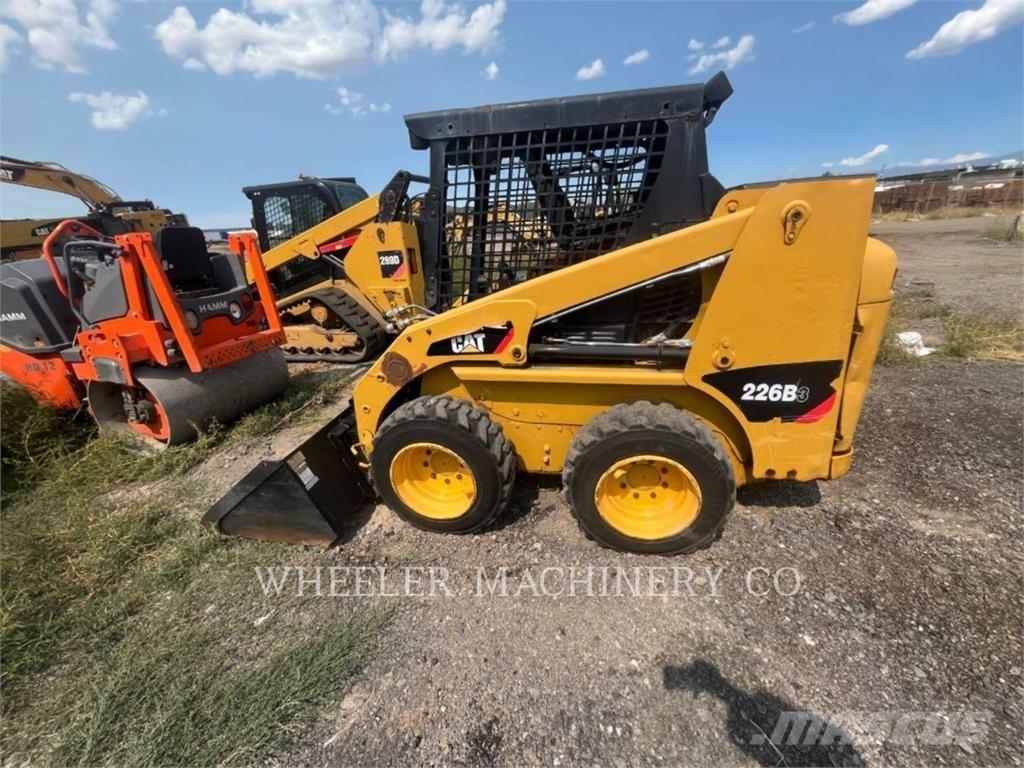 CAT 226B3 C3 スキッドステアローダー