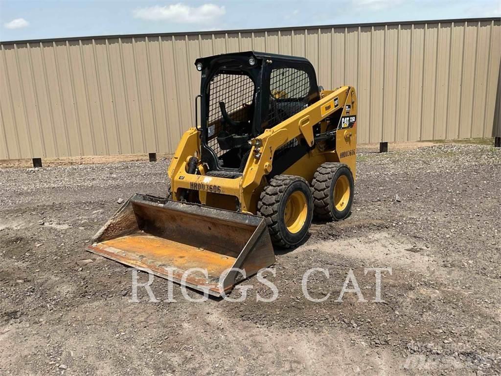 CAT 226D スキッドステアローダー