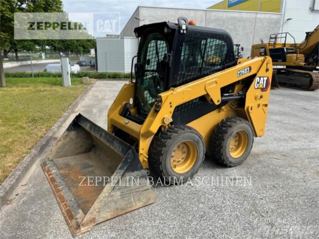 CAT 226D スキッドステアローダー