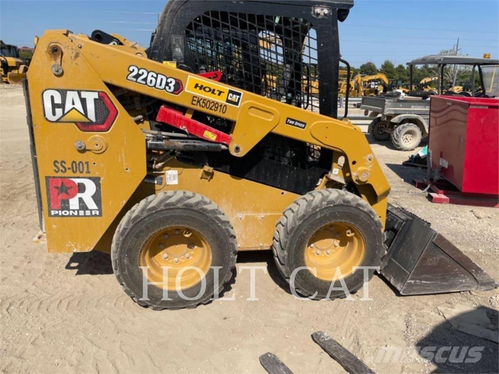 CAT 226D スキッドステアローダー