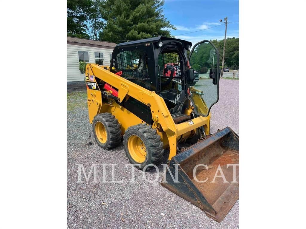 CAT 226D スキッドステアローダー