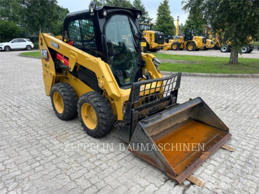 CAT 226D スキッドステアローダー