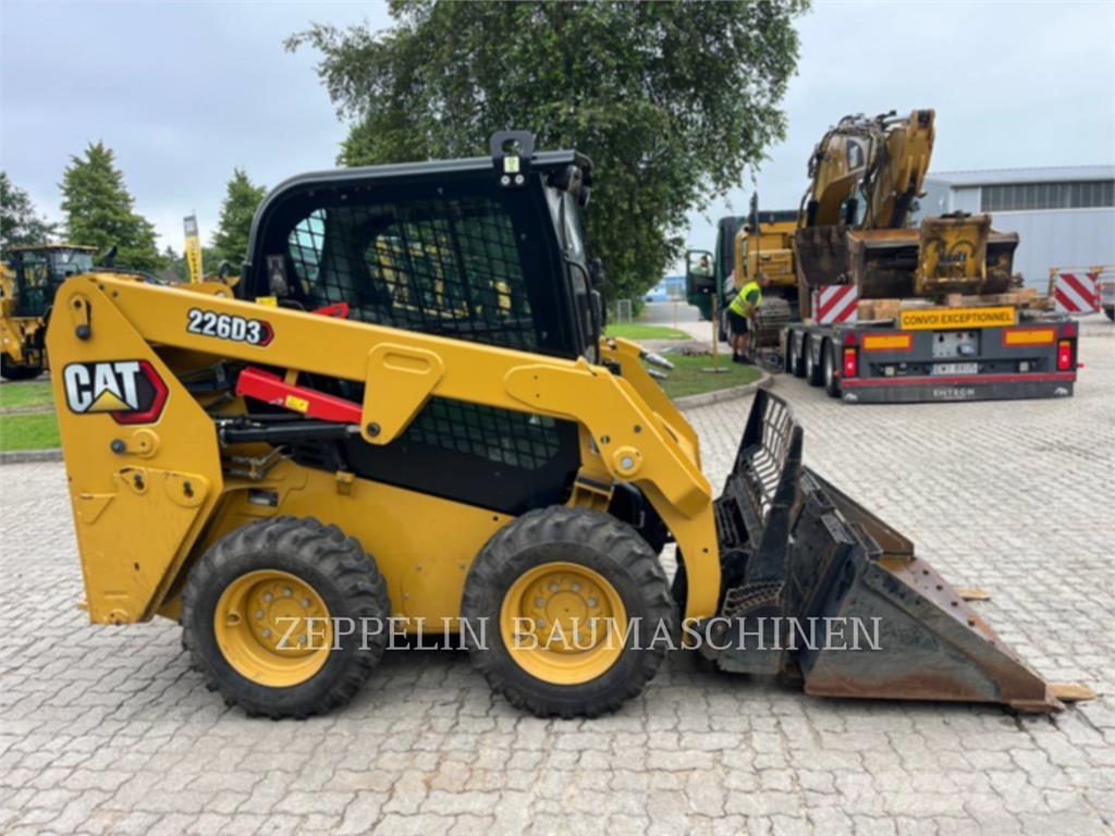 CAT 226D スキッドステアローダー