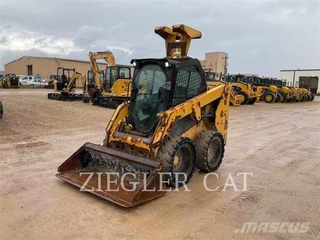 CAT 226D スキッドステアローダー