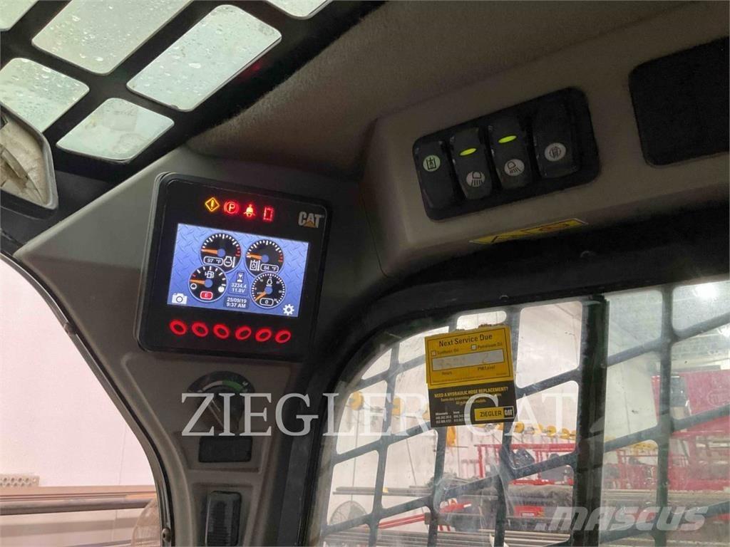 CAT 226D スキッドステアローダー