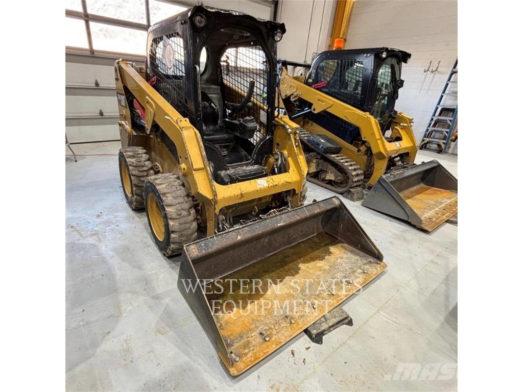 CAT 226D スキッドステアローダー
