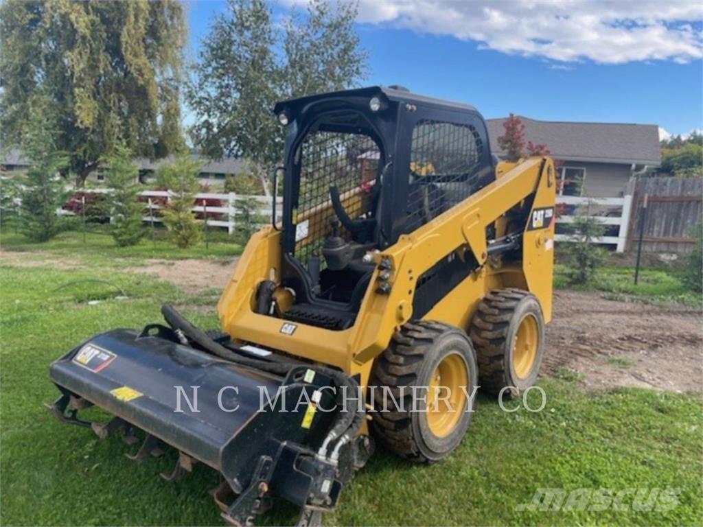 CAT 226D スキッドステアローダー