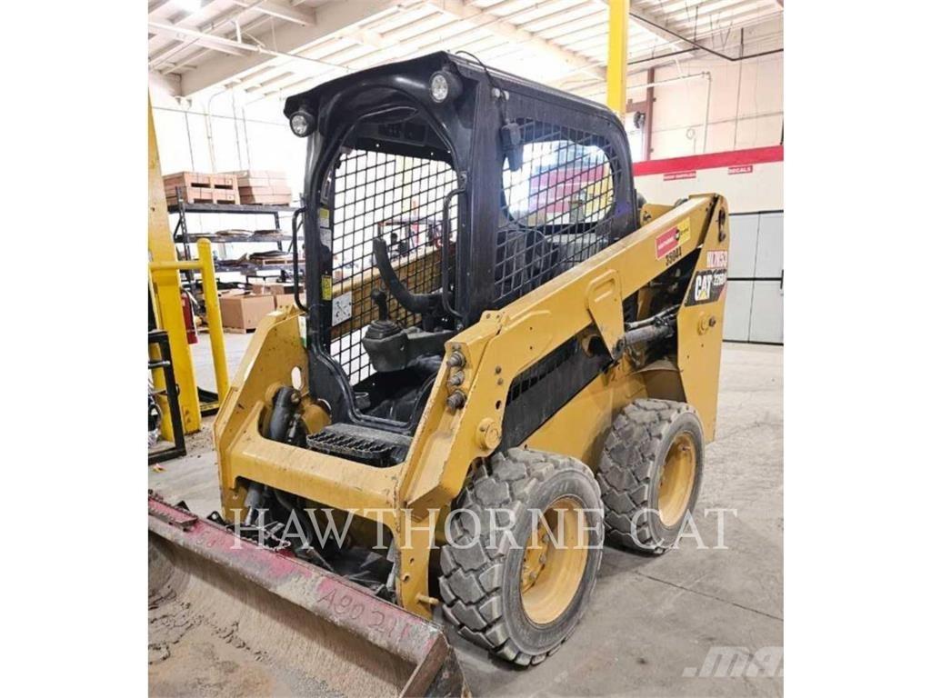 CAT 226D スキッドステアローダー