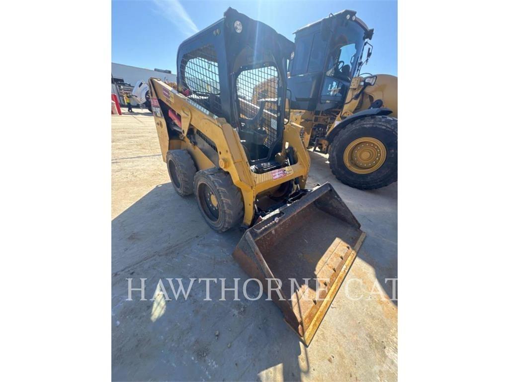 CAT 226D スキッドステアローダー
