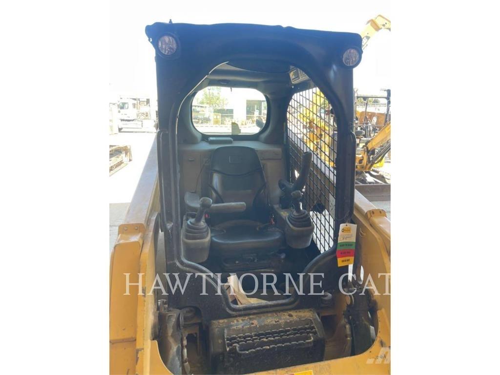 CAT 226D スキッドステアローダー