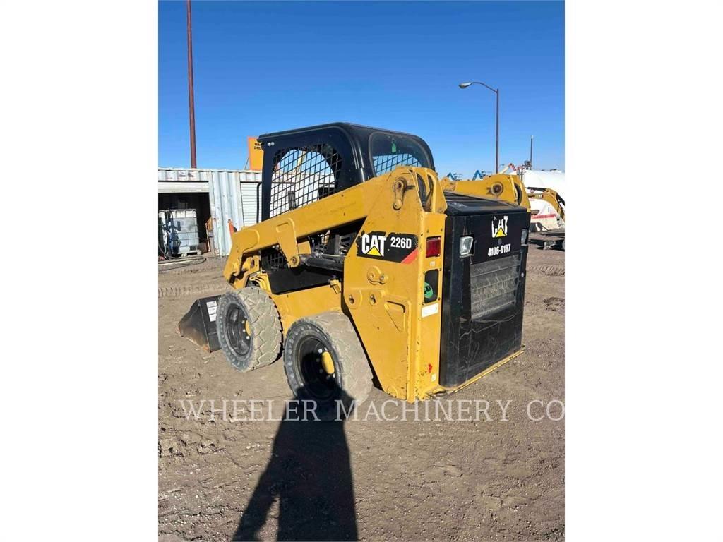 CAT 226D C1-H2 スキッドステアローダー