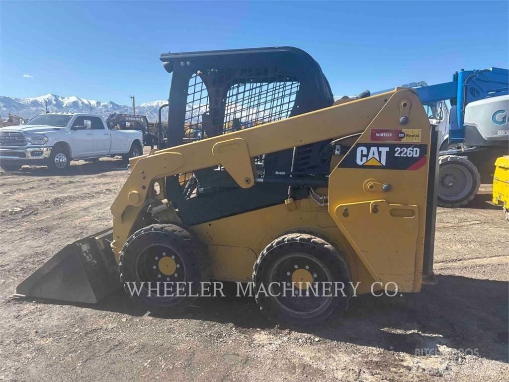 CAT 226D C1-H2 スキッドステアローダー