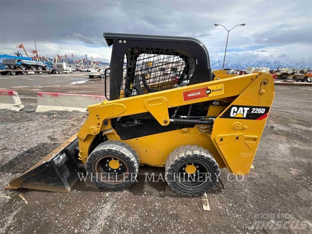 CAT 226D C1-H2 スキッドステアローダー