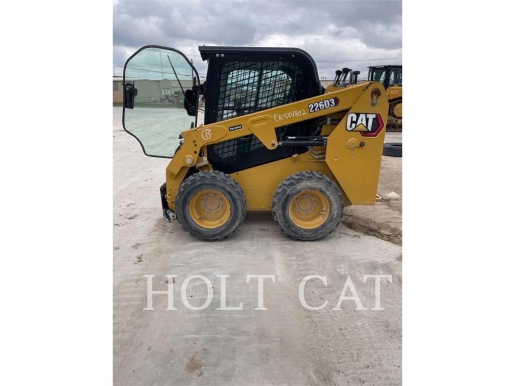 CAT 226D CAB スキッドステアローダー