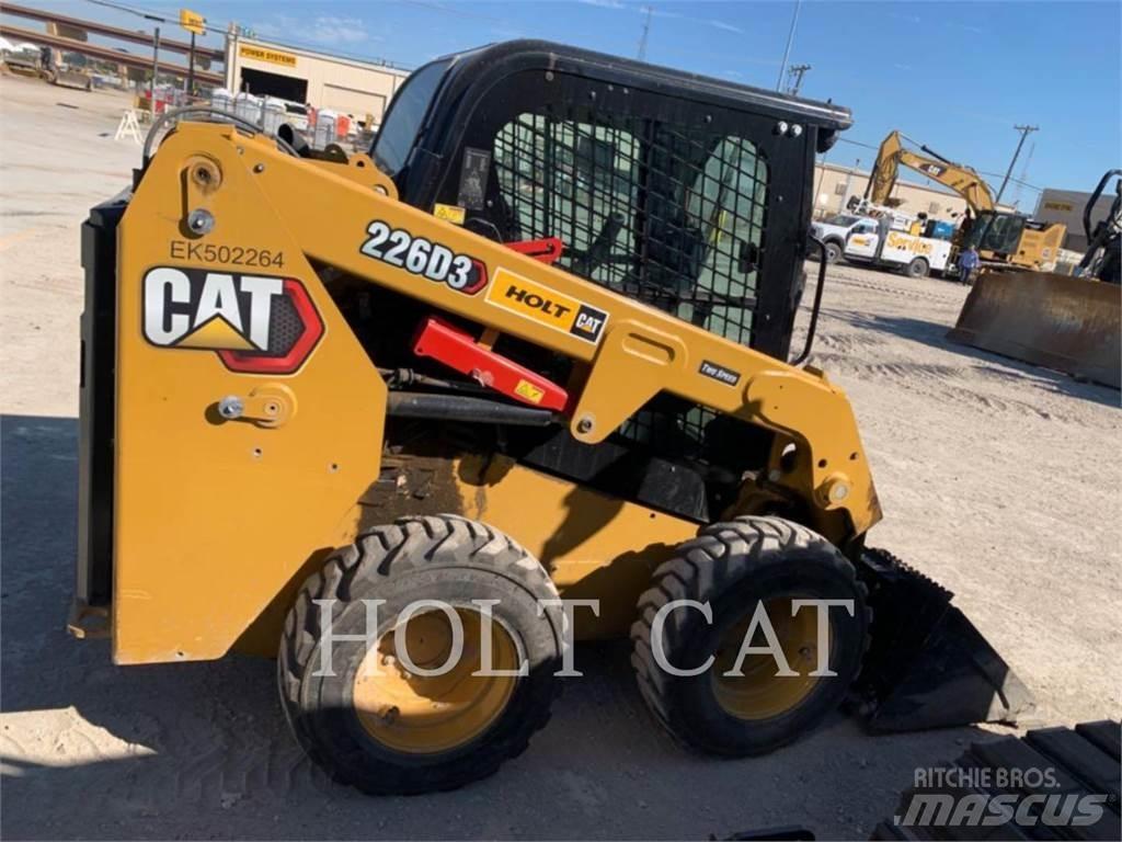 CAT 226D CAB スキッドステアローダー