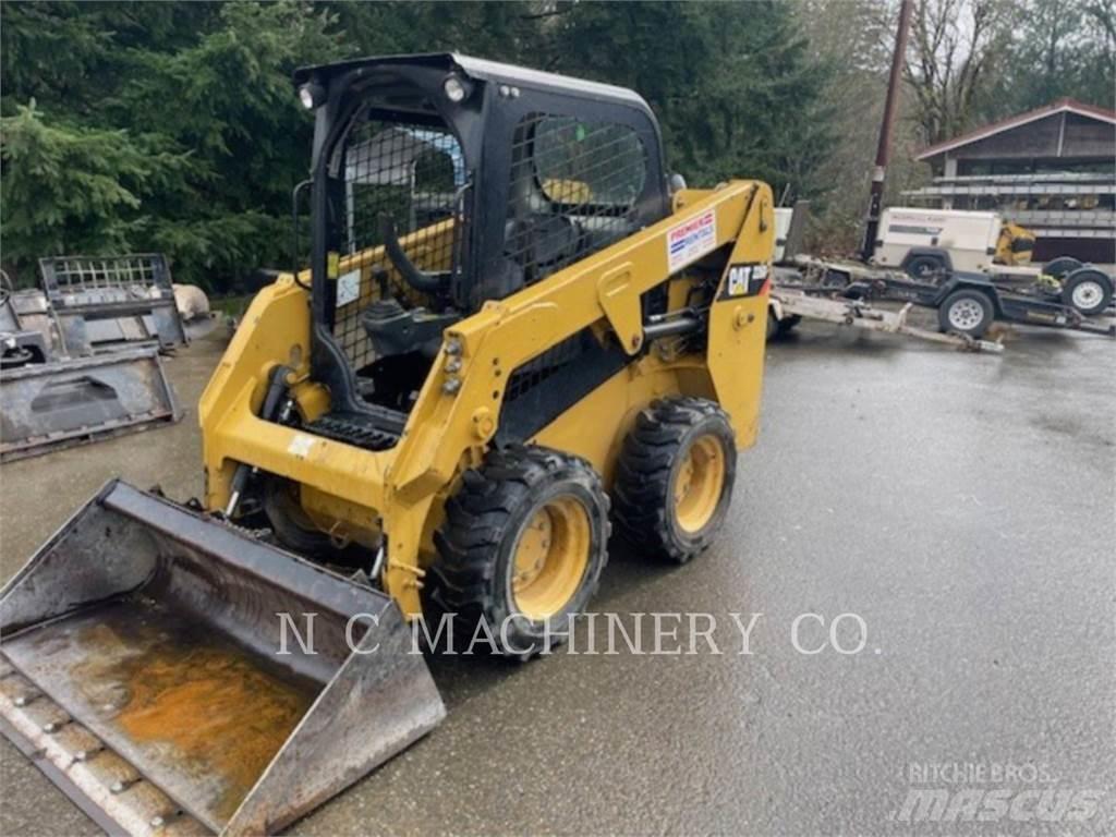 CAT 226D H1CN スキッドステアローダー