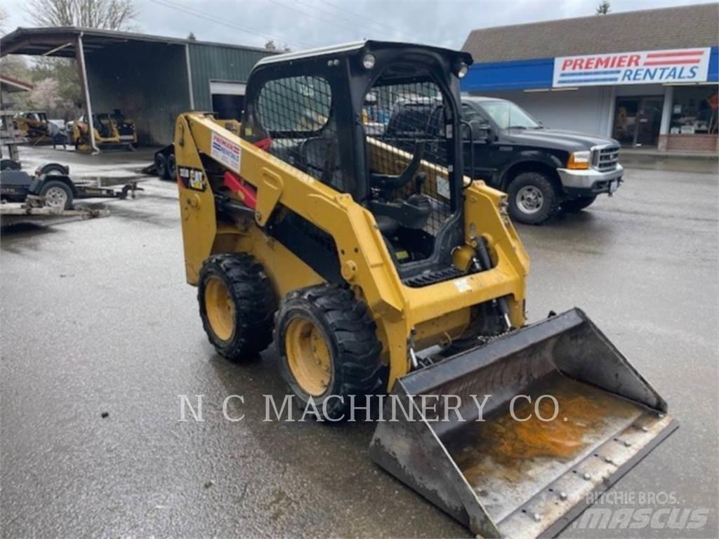 CAT 226D H1CN スキッドステアローダー