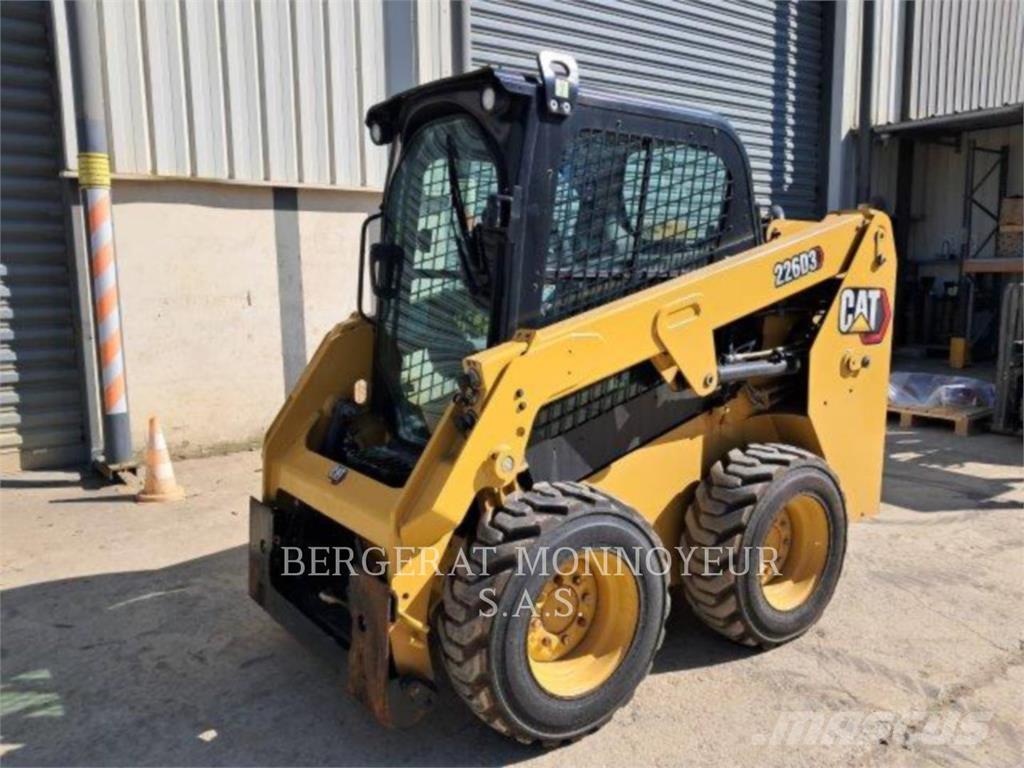 CAT 226D3 スキッドステアローダー