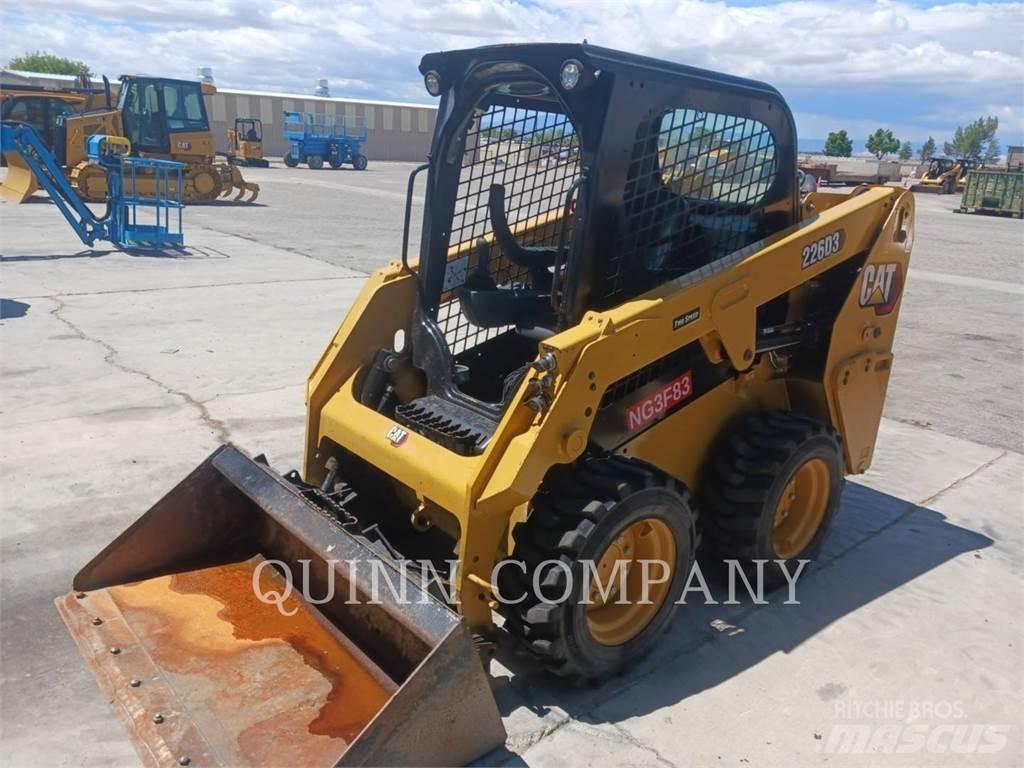 CAT 226D3 スキッドステアローダー
