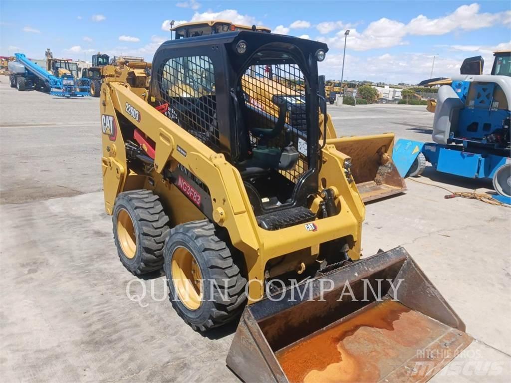 CAT 226D3 スキッドステアローダー