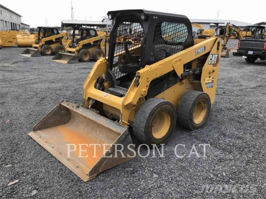 CAT 226D3 スキッドステアローダー