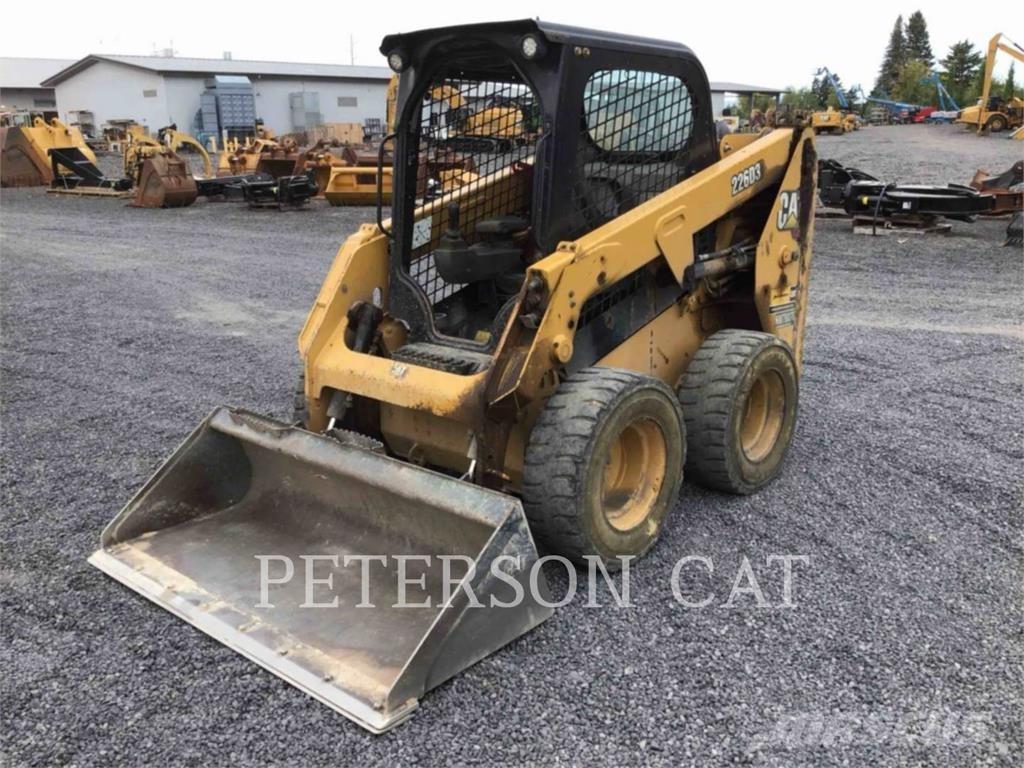 CAT 226D3 スキッドステアローダー