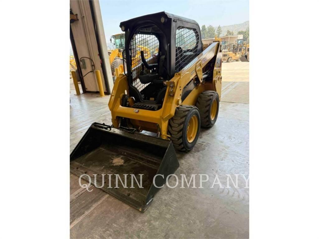 CAT 226D3 スキッドステアローダー