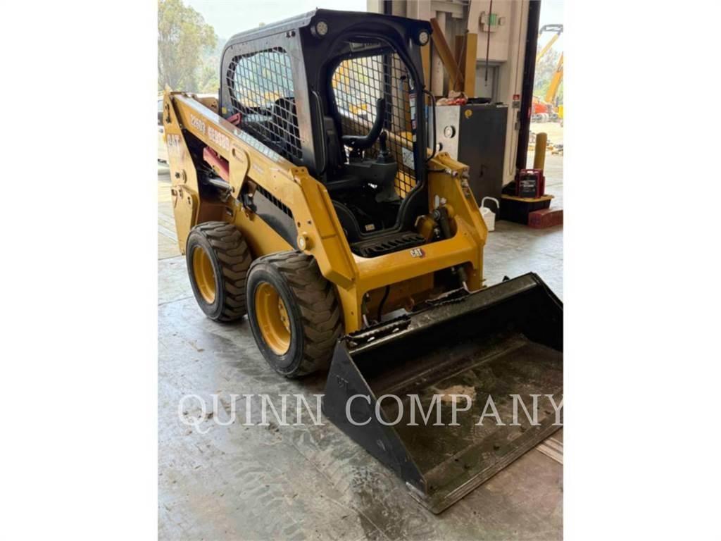 CAT 226D3 スキッドステアローダー