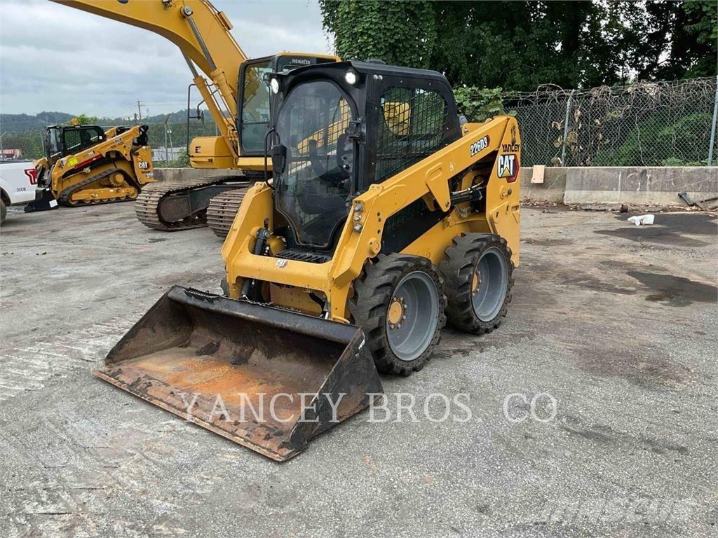 CAT 226D3 スキッドステアローダー
