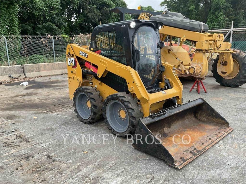 CAT 226D3 スキッドステアローダー
