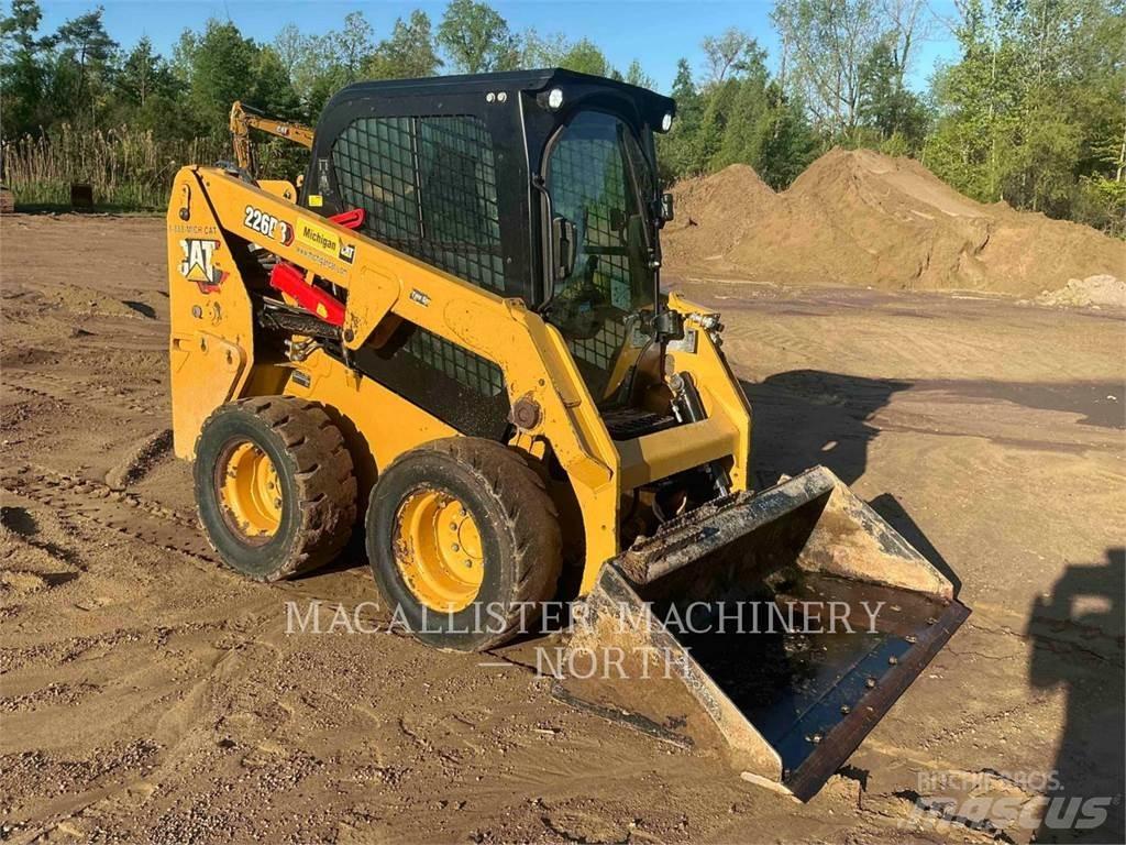 CAT 226D3 AQ スキッドステアローダー